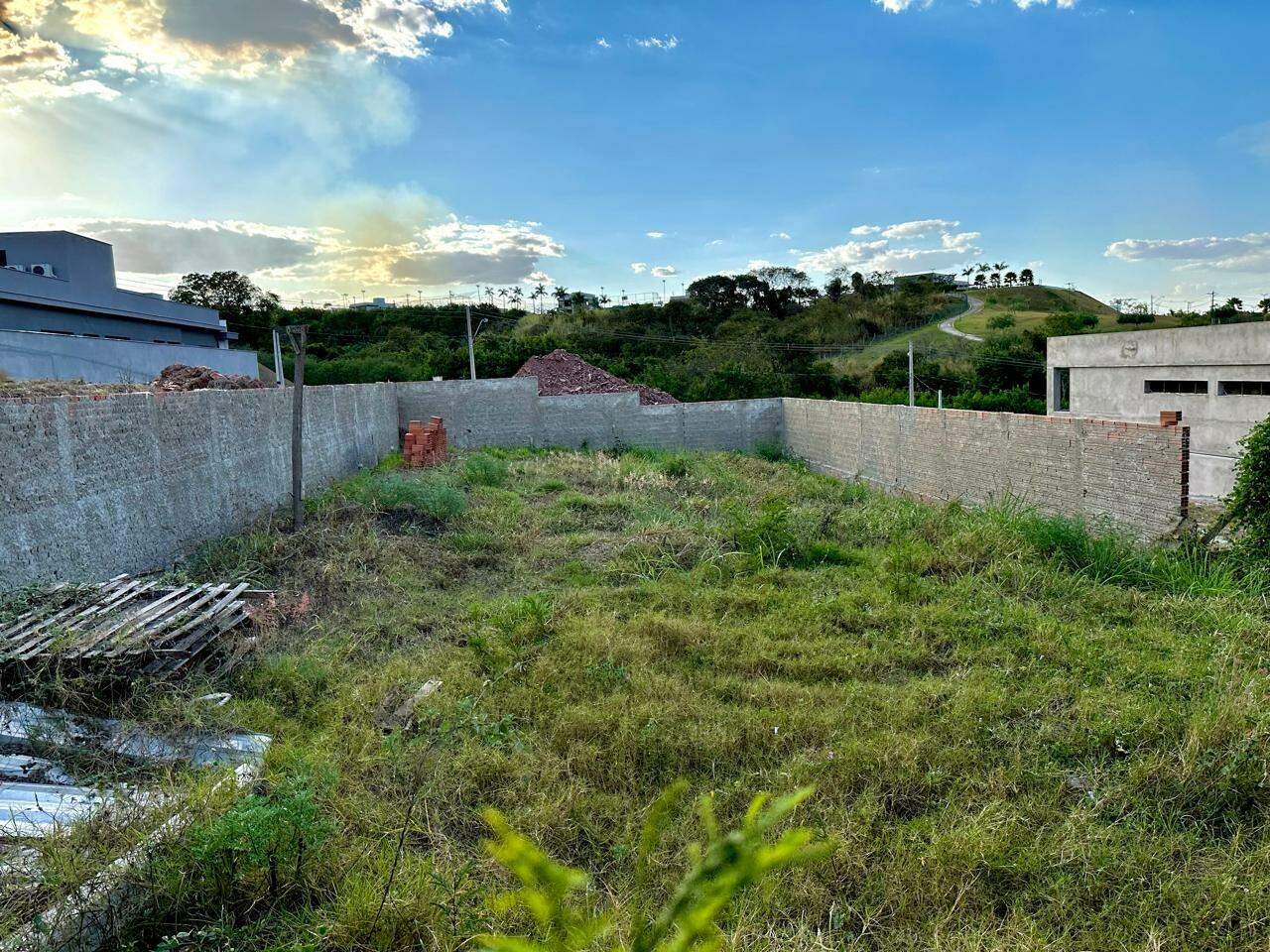 Terreno em Condomínio à venda no Damha II , no bairro Parque Residencial Damha II em Piracicaba - SP