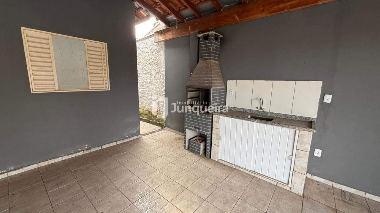 Casa para alugar, 2 quartos, 2 vagas, no bairro Parque Residencial Monte Rey III em Piracicaba - SP