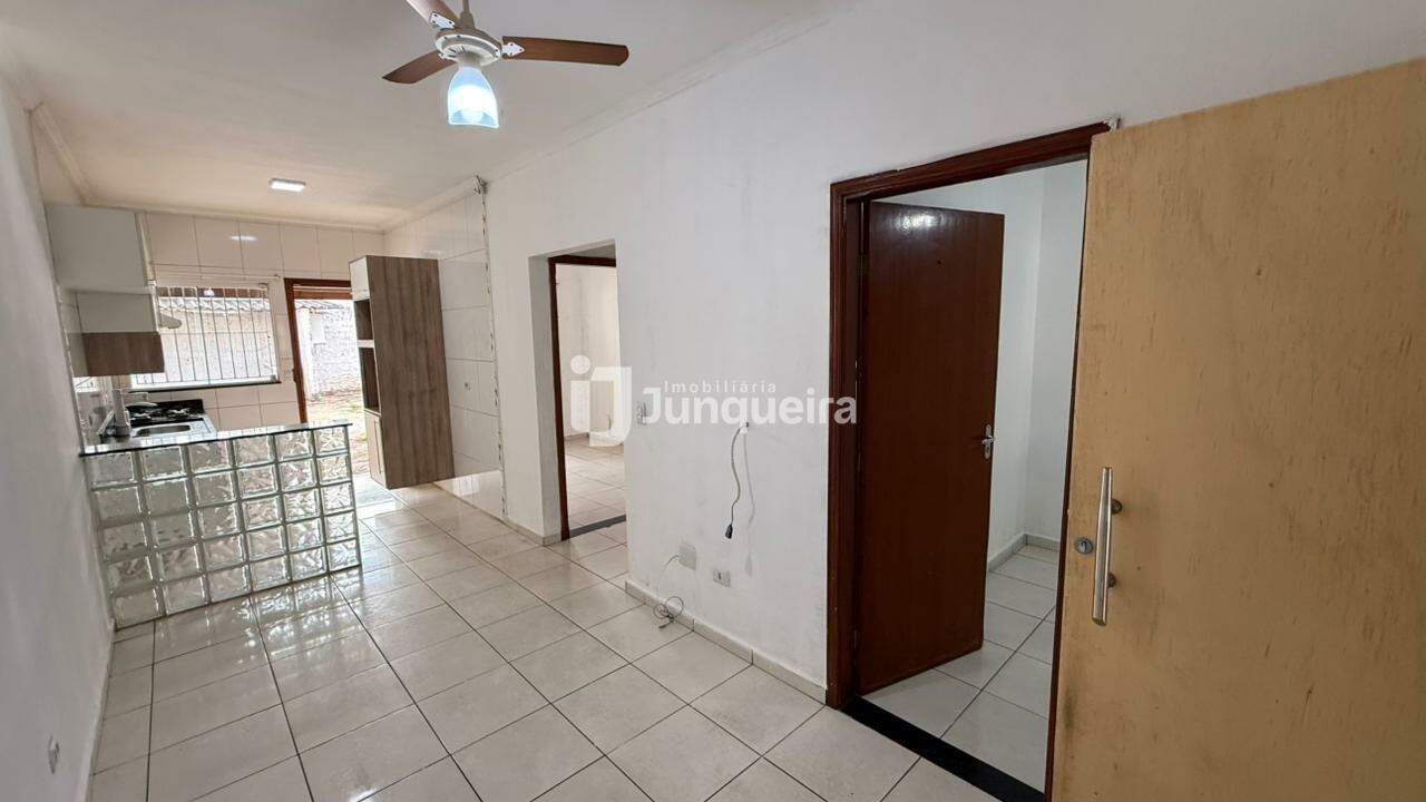 Casa para alugar, 2 quartos, 2 vagas, no bairro Parque Residencial Monte Rey III em Piracicaba - SP