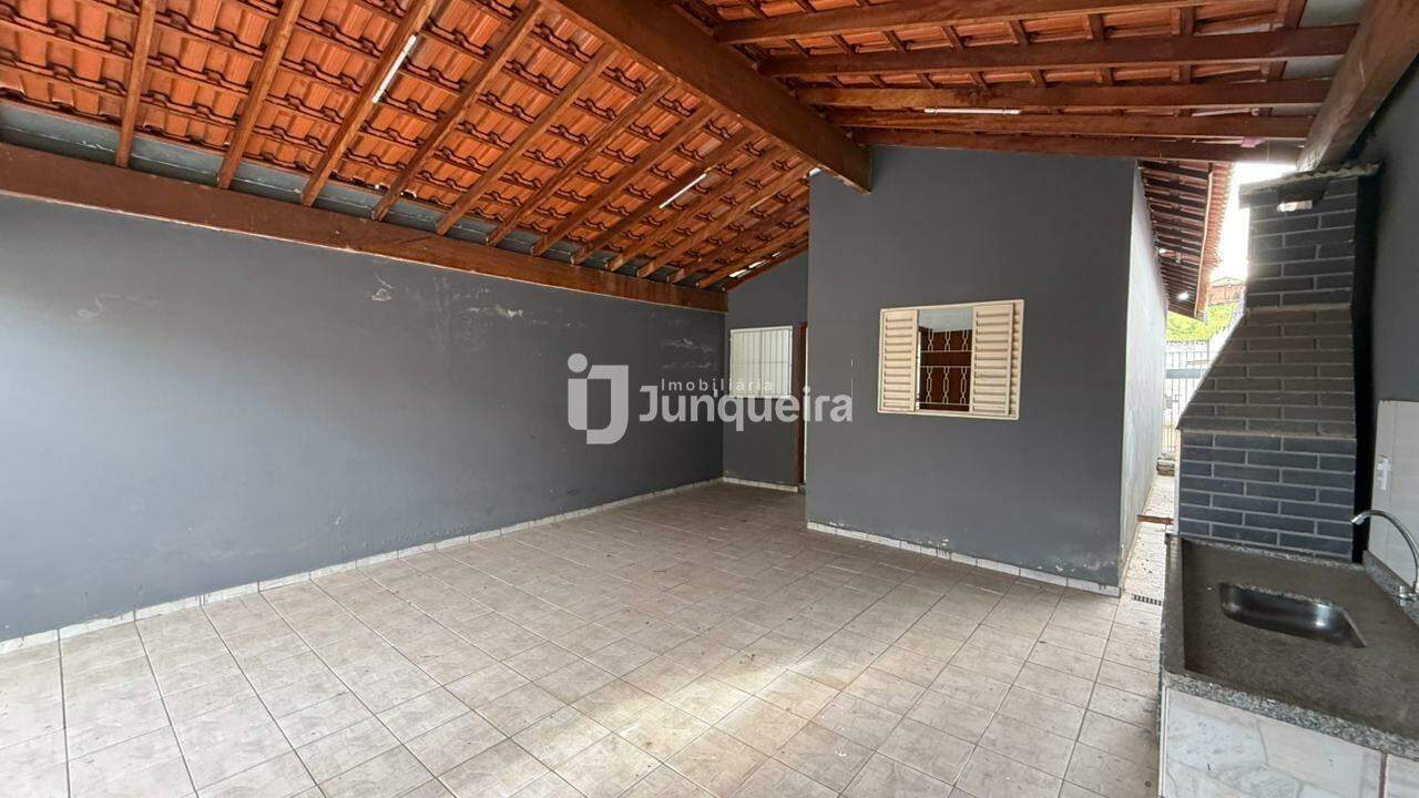 Casa para alugar, 2 quartos, 2 vagas, no bairro Parque Residencial Monte Rey III em Piracicaba - SP