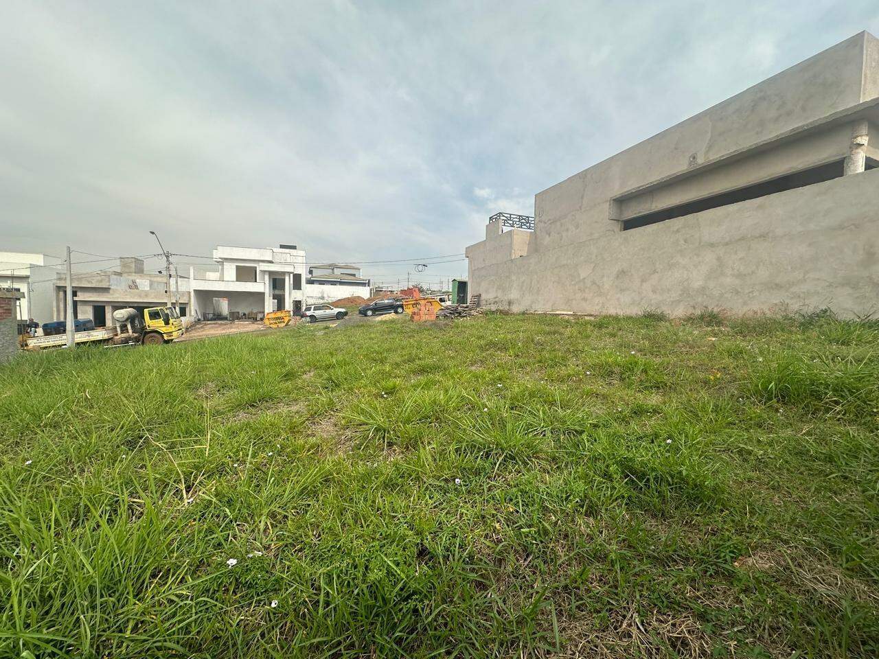 Terreno em Condomínio à venda no Soleil , no bairro Ondinhas em Piracicaba - SP