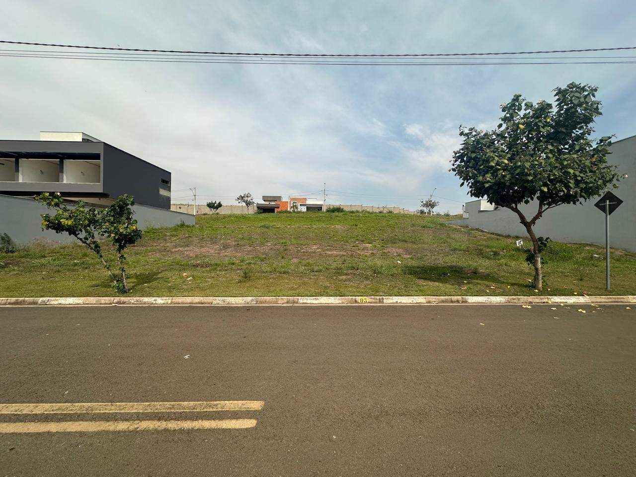 Terreno em Condomínio à venda no Soleil , no bairro Ondinhas em Piracicaba - SP