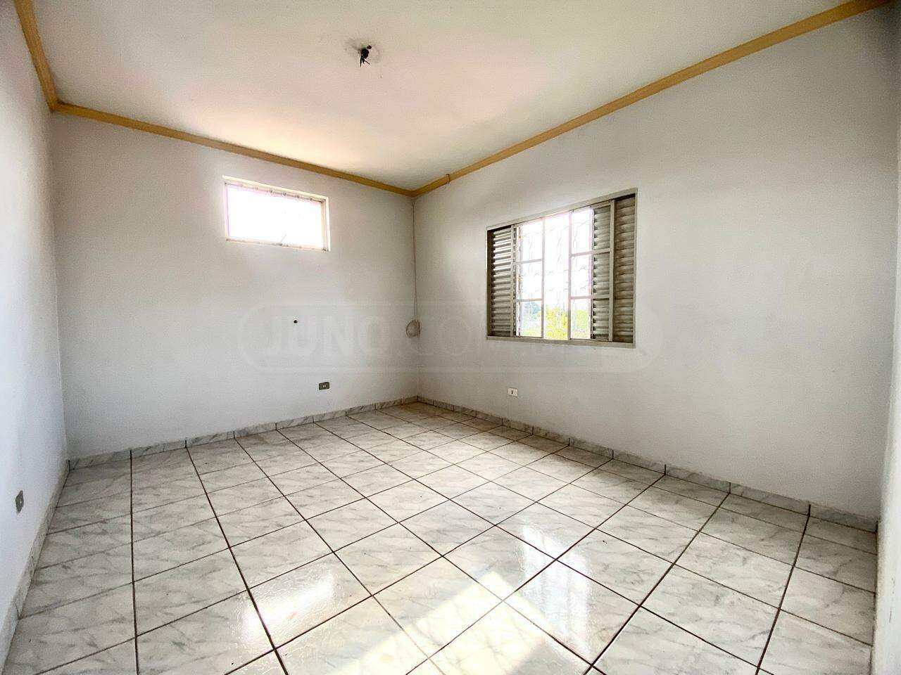 Casa à venda, 4 quartos, sendo 1 suíte, 2 vagas, no bairro Jardim Panorama Ii em Piracicaba - SP