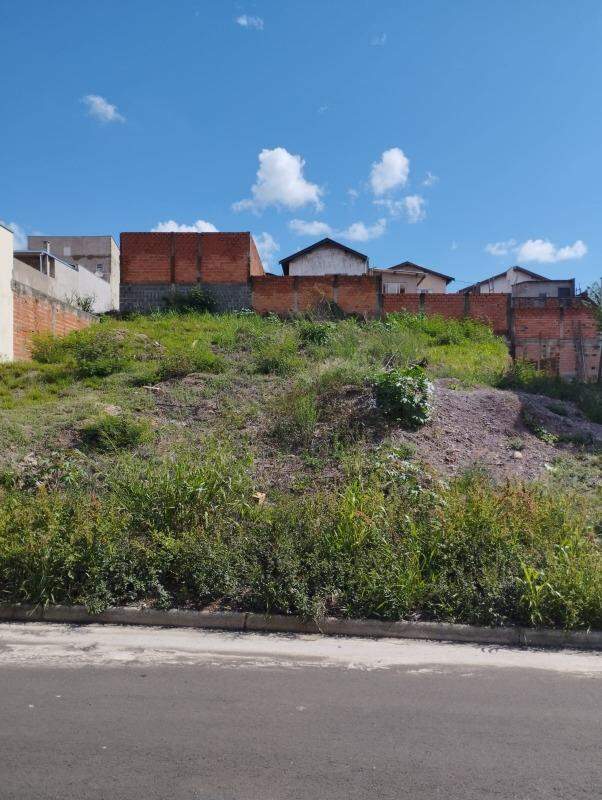 Terreno à venda, no bairro Jardim dos Manacás em Piracicaba - SP