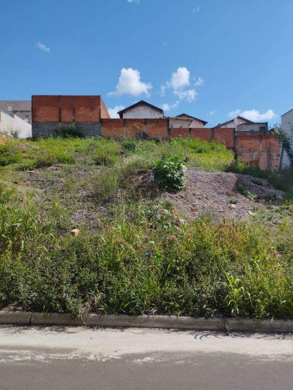 Terreno à venda, no bairro Jardim dos Manacás em Piracicaba - SP