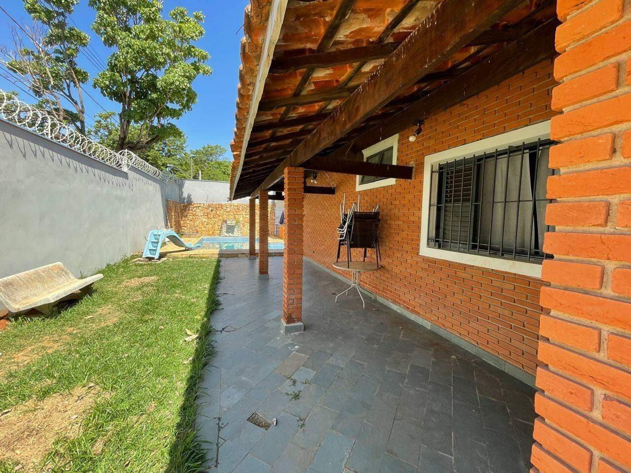 Casa à venda, 3 quartos, sendo 1 suíte, 2 vagas, no bairro Nova Piracicaba em Piracicaba - SP