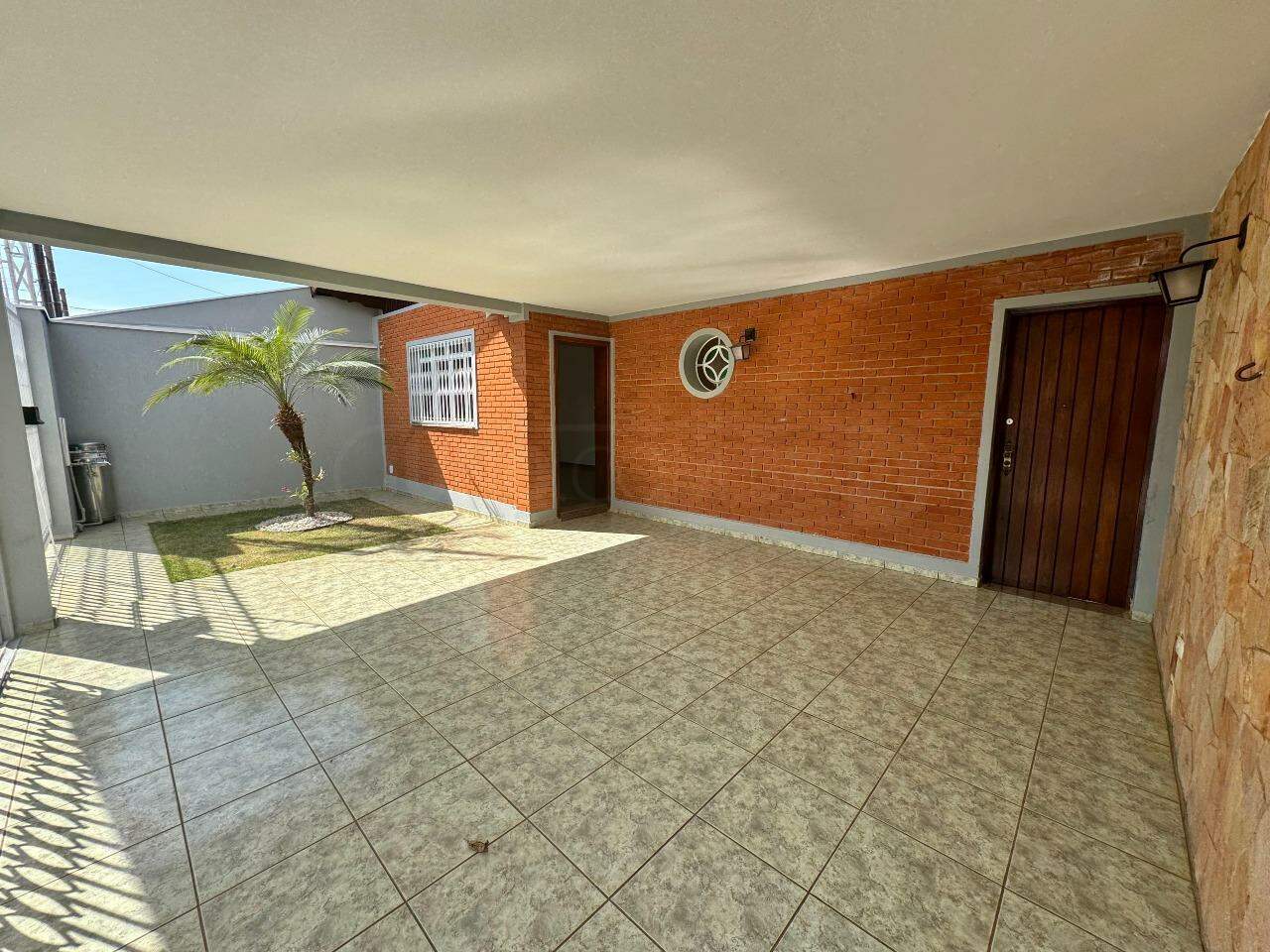 Casa à venda, 4 quartos, sendo 1 suíte, 5 vagas, no bairro Jardim Caxambu em Piracicaba - SP