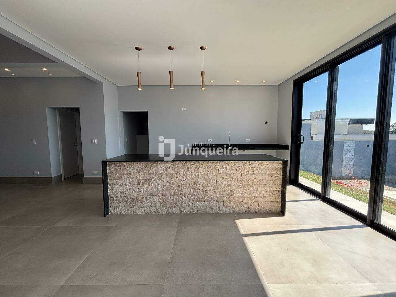 Casa em Condomínio à venda no Canadá Residencial, 4 quartos, sendo 3 suítes, 4 vagas, no bairro Canadá Residencial em Piracicaba - SP