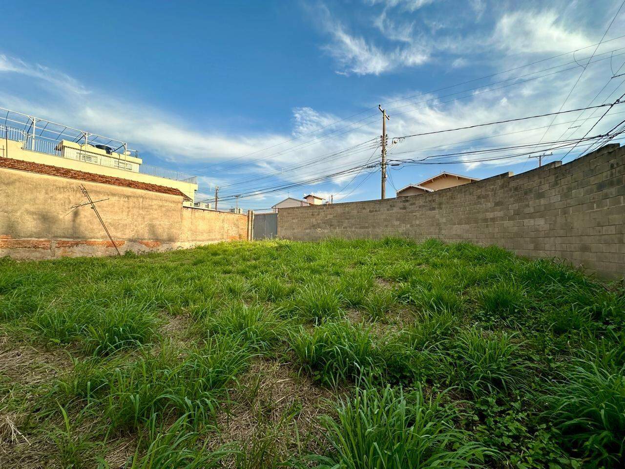 Terreno à venda, no bairro Jardim Petrópolis em Piracicaba - SP