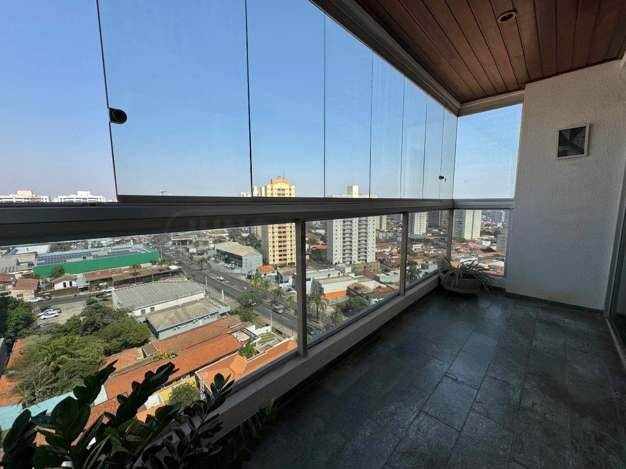 Apartamento à venda no Edifício Costa Verde, 3 quartos, sendo 1 suíte, 2 vagas, no bairro Vila Independência em Piracicaba - SP