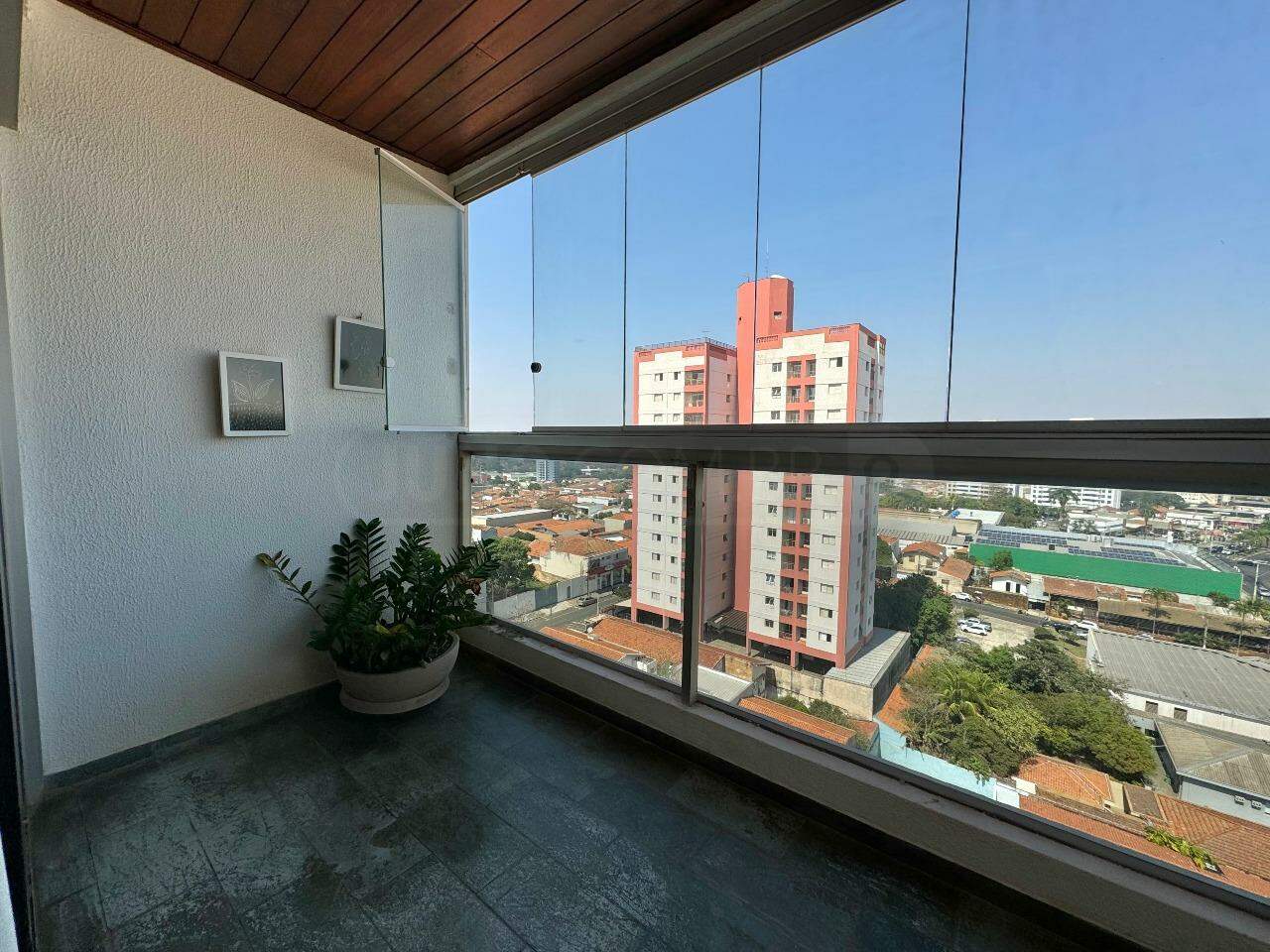 Apartamento à venda no Edifício Costa Verde, 3 quartos, sendo 1 suíte, 2 vagas, no bairro Vila Independência em Piracicaba - SP