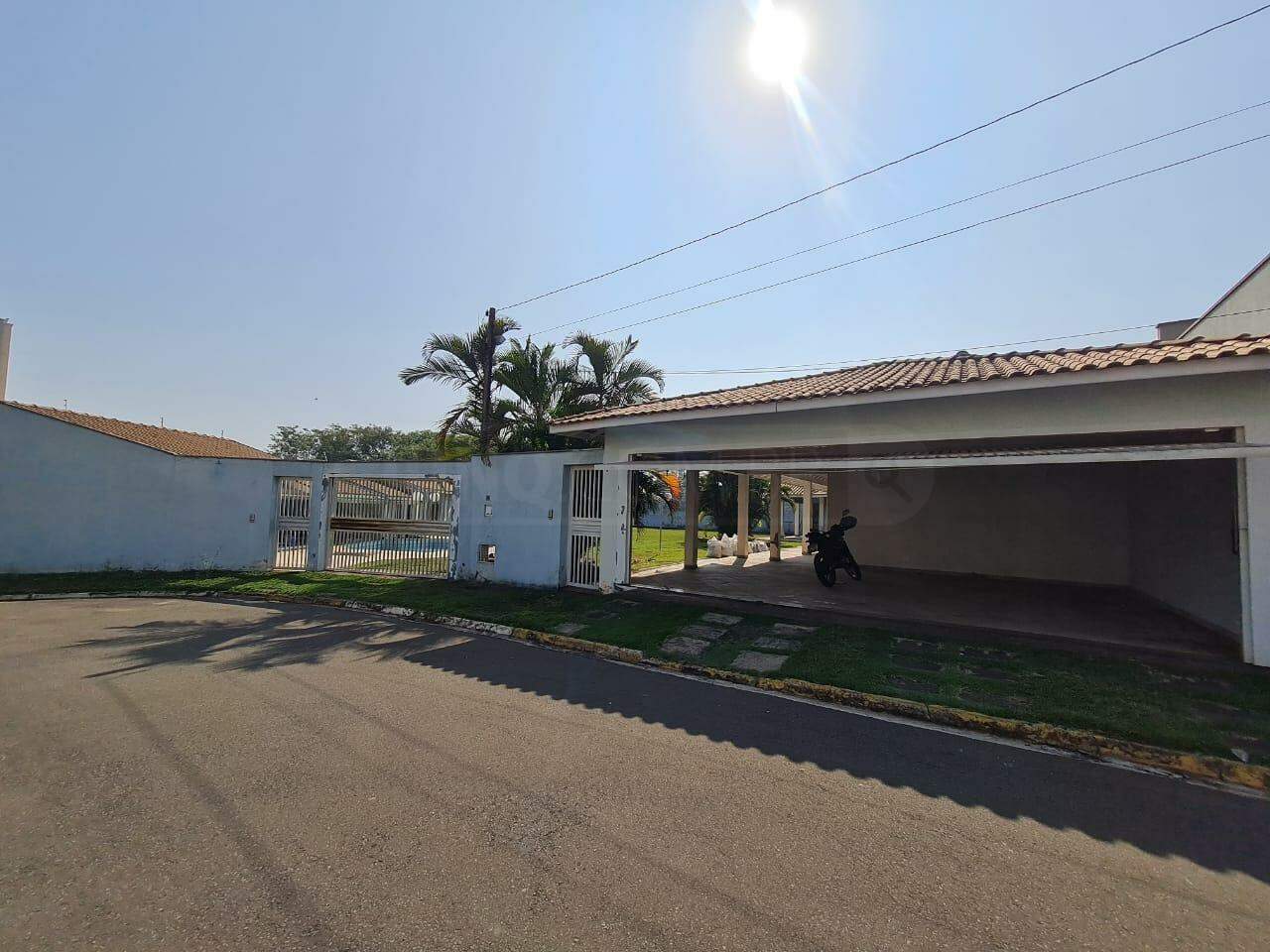 Casa para alugar, 3 quartos, sendo 1 suíte, 2 vagas, no bairro Jardim Caxambu em Piracicaba - SP