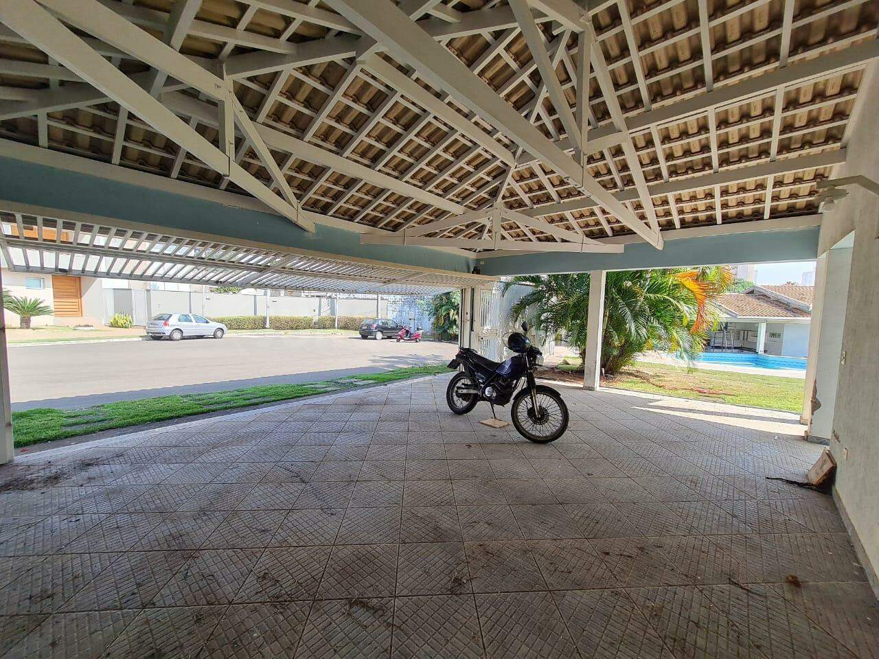 Casa para alugar, 3 quartos, sendo 1 suíte, 2 vagas, no bairro Jardim Caxambu em Piracicaba - SP