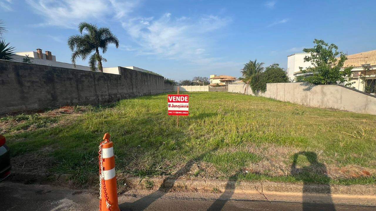 Terreno em Condomínio à venda no Morada dos Pássaros, no bairro Recanto dos Universitários em Rio das Pedras - SP