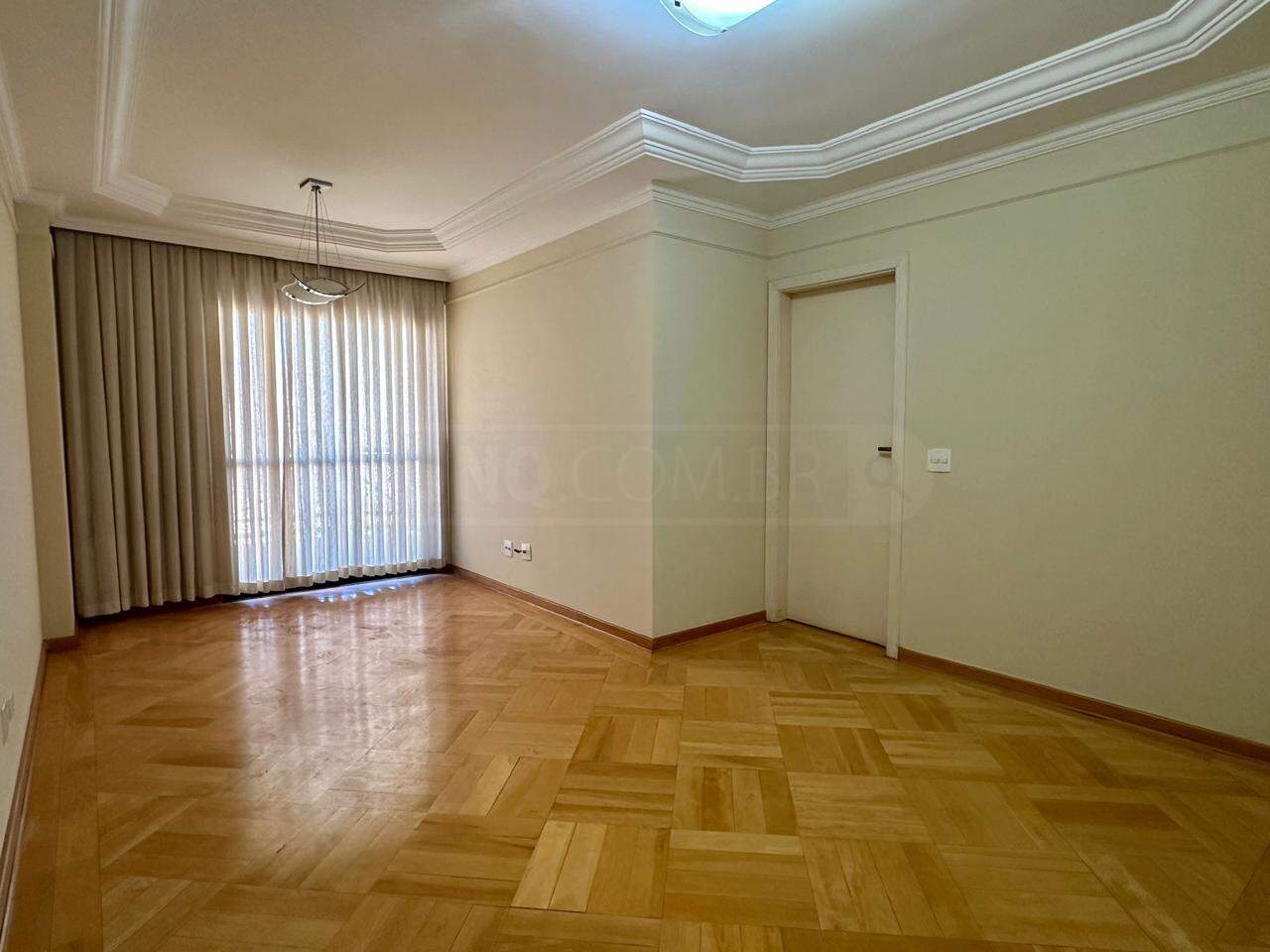 Apartamento à venda no Edifício Golden Tower, 3 quartos, sendo 1 suíte, 2 vagas, no bairro Centro em Piracicaba - SP