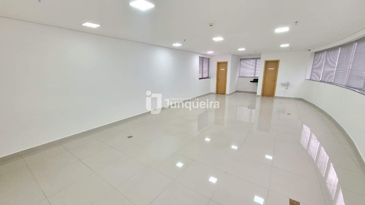 Sala Comercial para alugar, no bairro Cidade Alta em Piracicaba - SP
