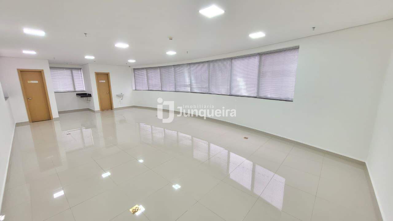 Sala Comercial para alugar, no bairro Cidade Alta em Piracicaba - SP