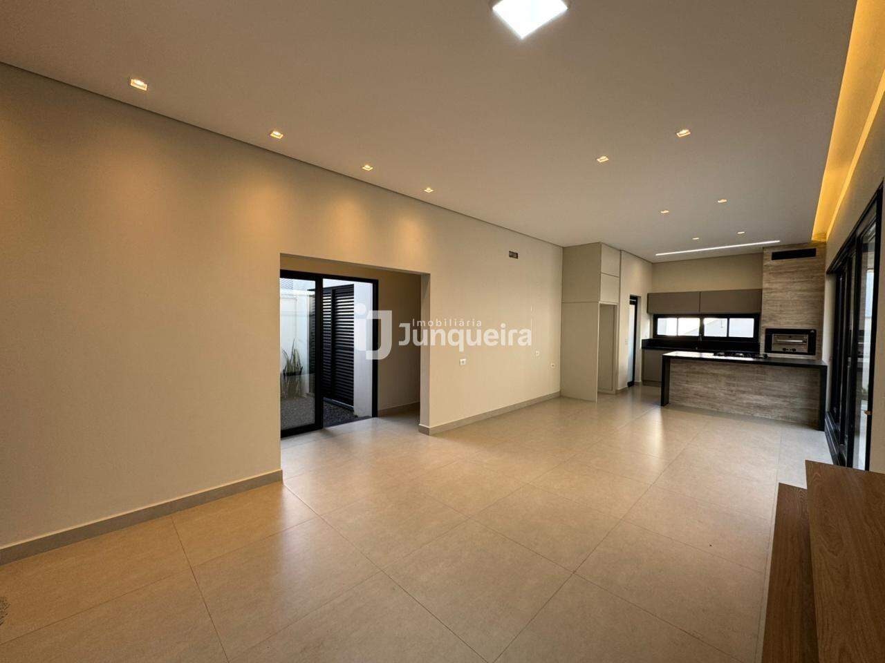 Casa em Condomínio à venda no Park Unimep Taquaral, 3 quartos, sendo 1 suíte, 4 vagas, no bairro Taquaral em Piracicaba - SP