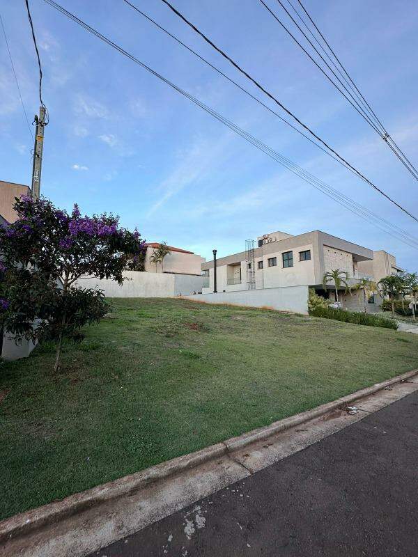 Terreno em Condomínio à venda no Alphaville Piracicaba, no bairro Santa Rosa Ipês em Piracicaba - SP