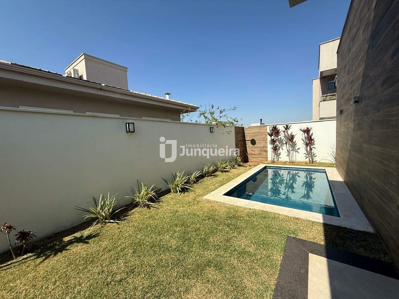 Casa em Condomínio à venda no Villa D'Aquila, 3 quartos, sendo 3 suítes, 2 vagas, no bairro Villa D'áquila em Piracicaba - SP