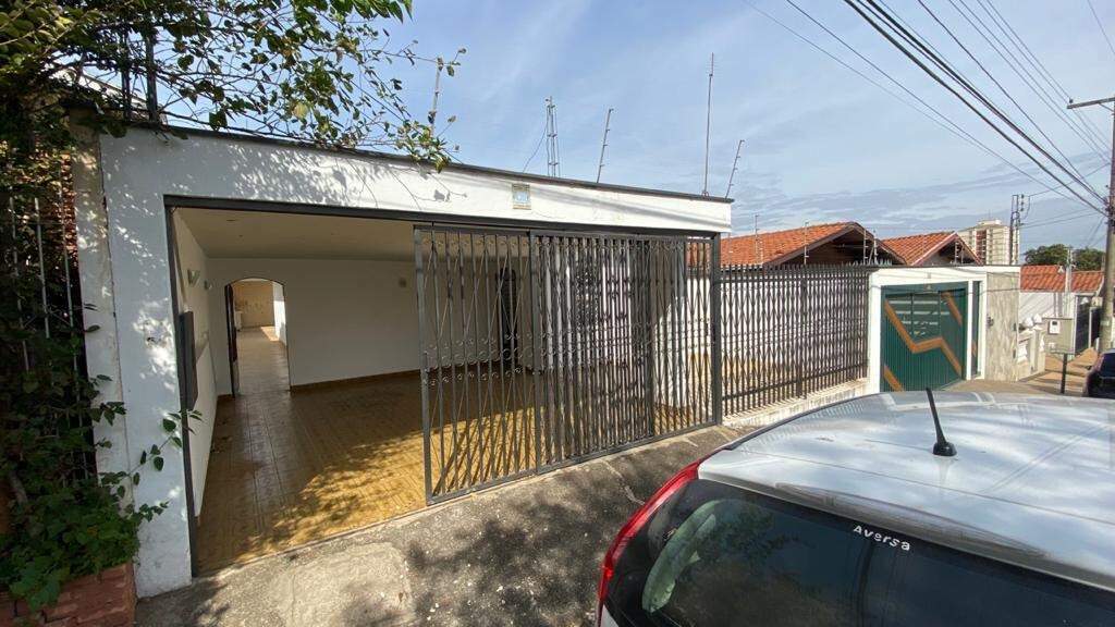 Casa à venda, 3 quartos, sendo 1 suíte, 2 vagas, no bairro Jardim Elite em Piracicaba - SP