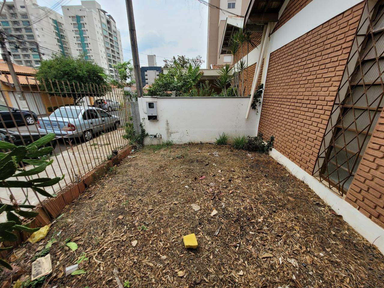 Casa para alugar, 3 quartos, sendo 1 suíte, 2 vagas, no bairro Vila Independência em Piracicaba - SP