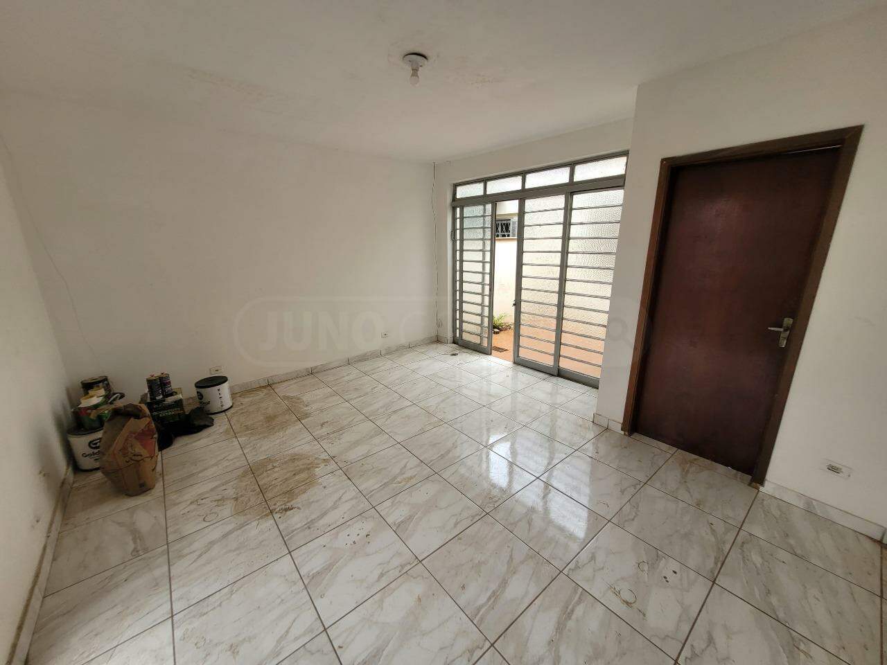 Casa para alugar, 3 quartos, sendo 1 suíte, 2 vagas, no bairro Vila Independência em Piracicaba - SP
