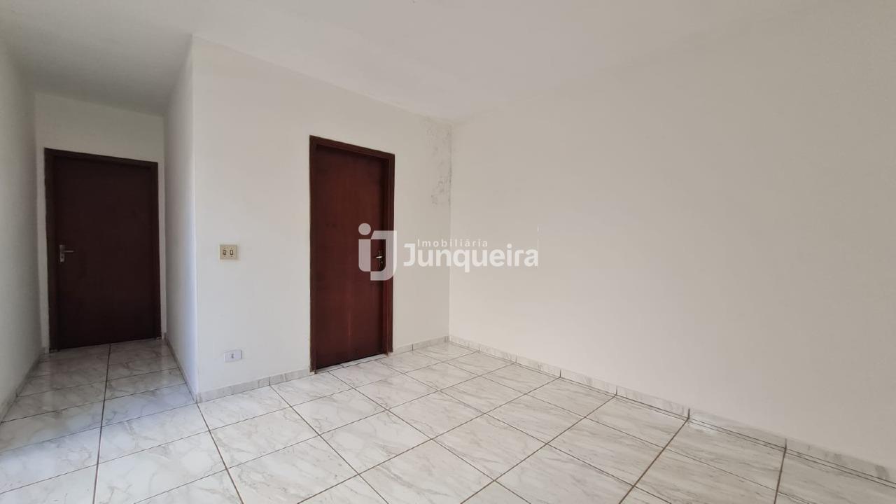 Casa para alugar, 3 quartos, sendo 1 suíte, 2 vagas, no bairro Vila Independência em Piracicaba - SP
