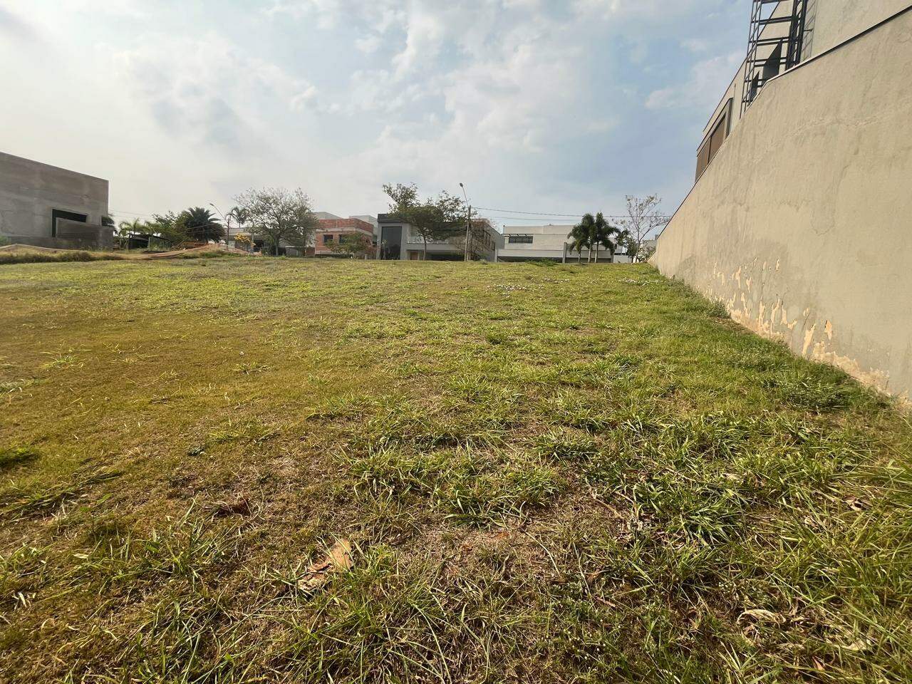 Terreno em Condomínio à venda no Alphaville Piracicaba, no bairro Santa Rosa em Piracicaba - SP