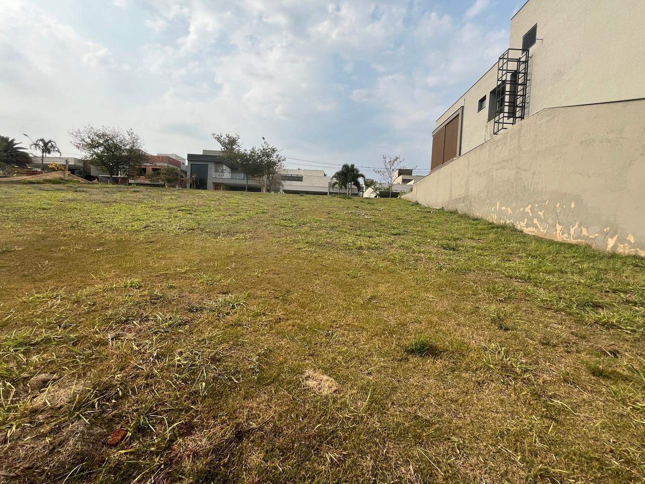 Terreno em Condomínio à venda no Alphaville Piracicaba, no bairro Santa Rosa em Piracicaba - SP