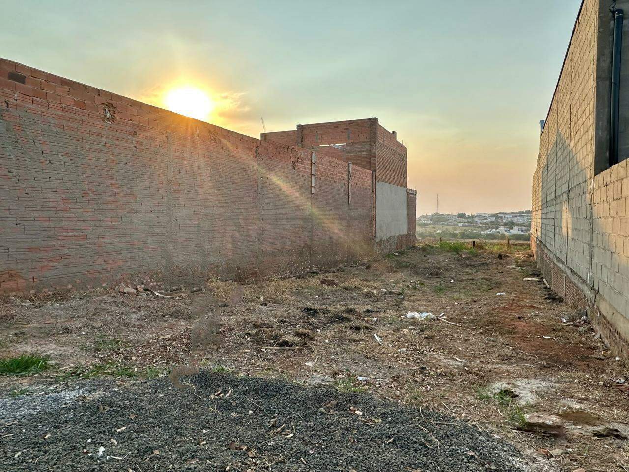 Terreno à venda, no bairro Jardim Monte Feliz em Piracicaba - SP