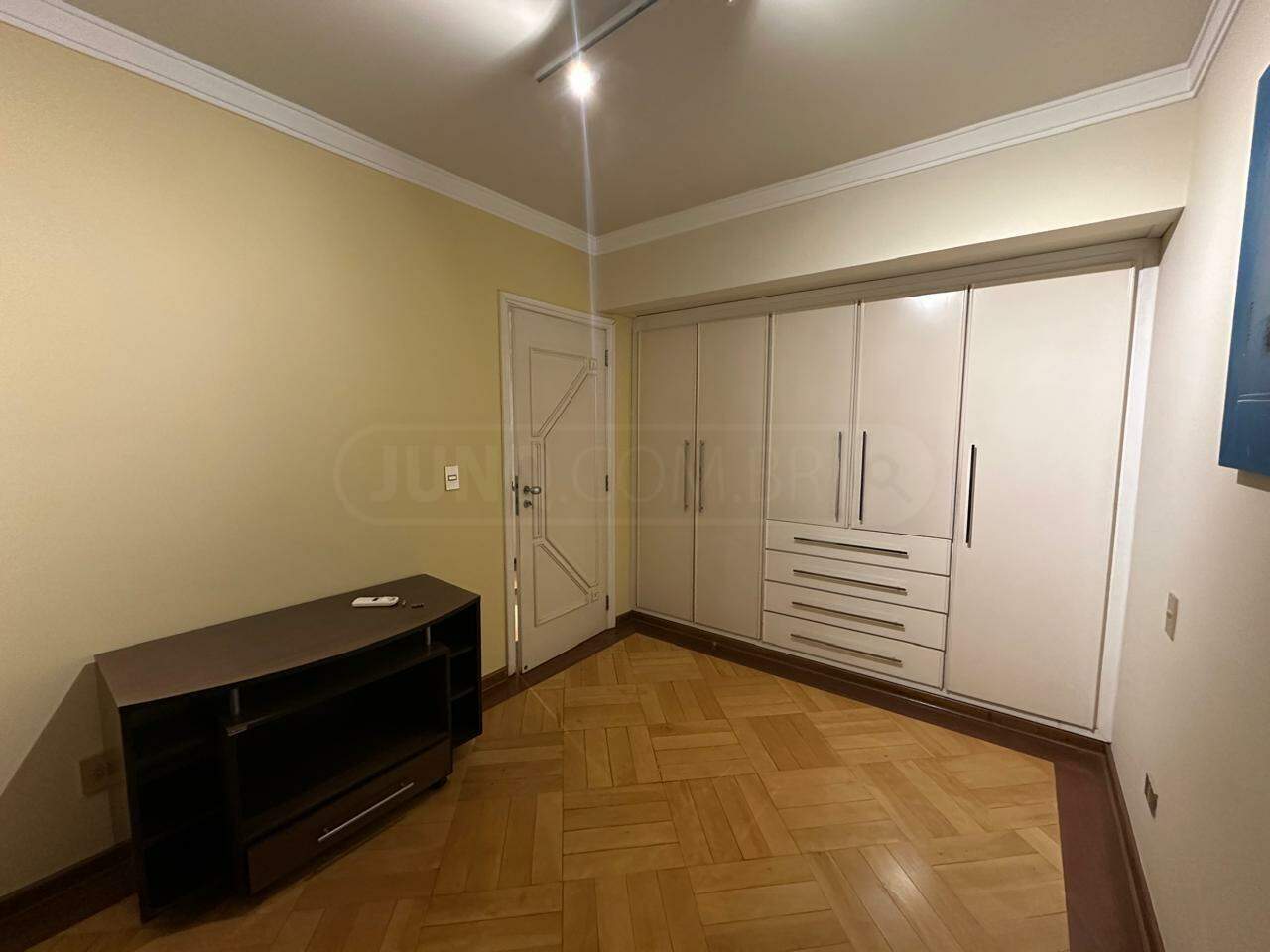 Apartamento à venda no Edifício Atlanta, 3 quartos, sendo 1 suíte, 3 vagas, no bairro Cidade Alta em Piracicaba - SP