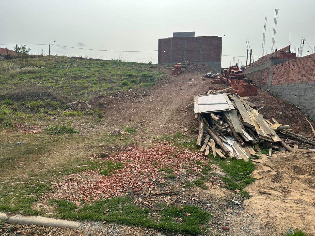 Terreno à venda, no bairro Pau Queimado em Piracicaba - SP