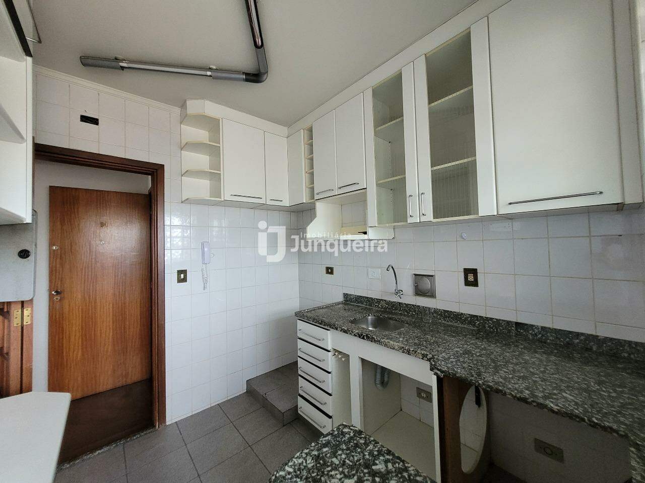 Apartamento para alugar no Marseille, 3 quartos, 1 vaga, no bairro Alto em Piracicaba - SP