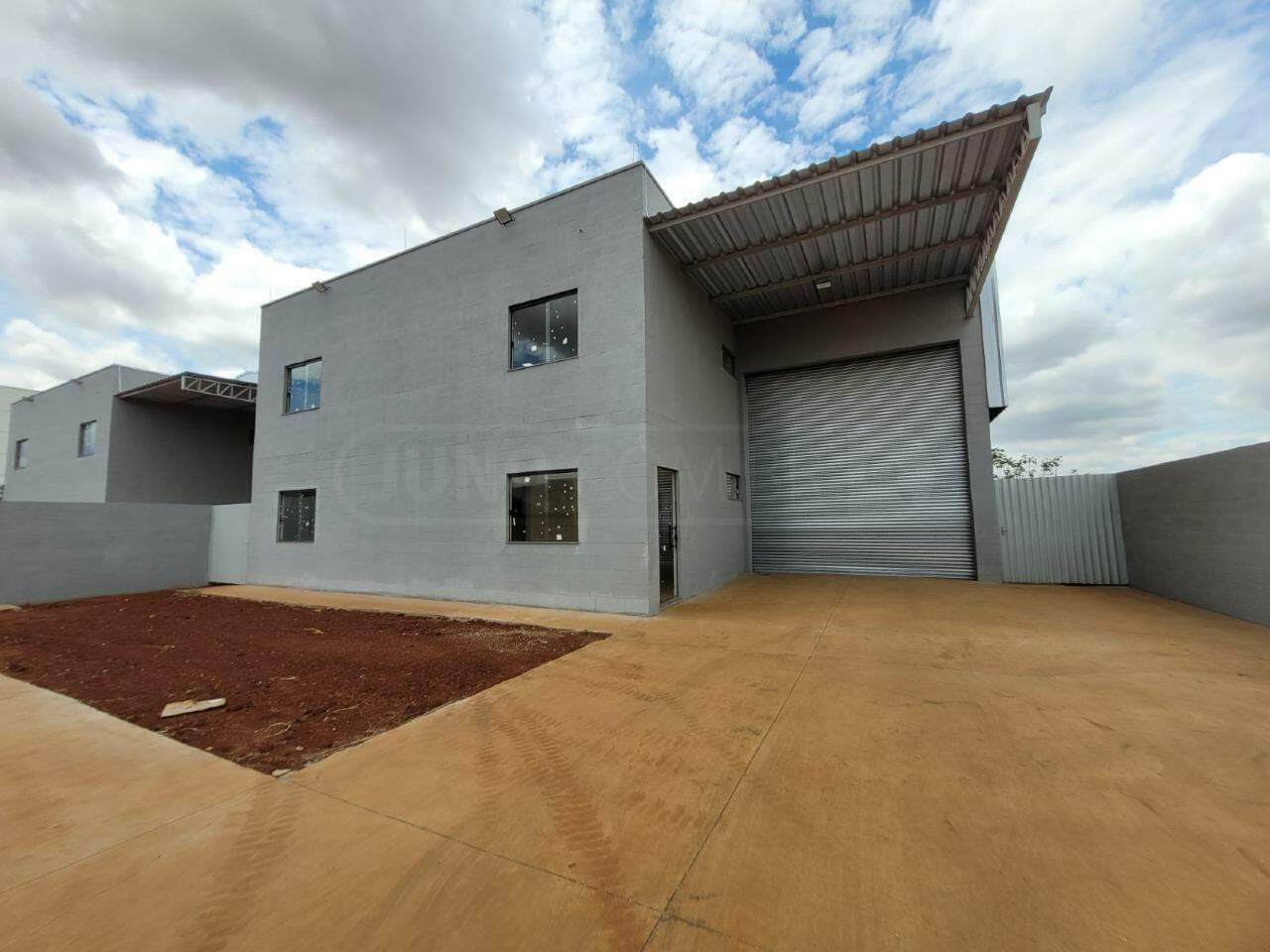 Galpão para alugar, no bairro Água Santa em Piracicaba - SP