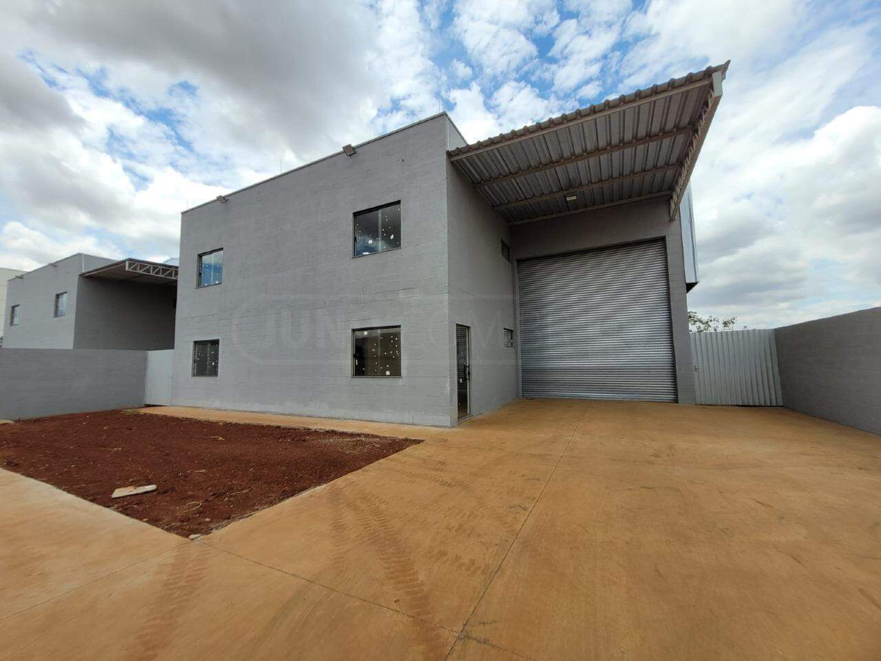 Galpão para alugar, 5 vagas, no bairro Água Santa em Piracicaba - SP