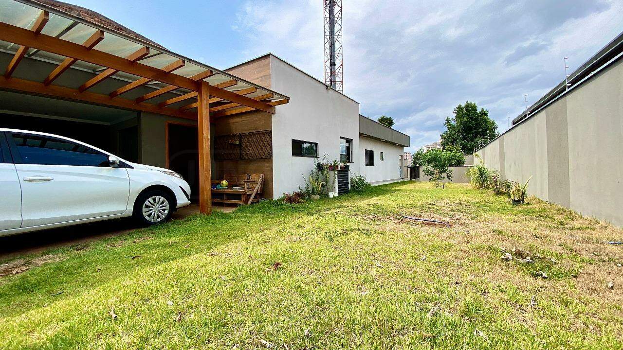 Casa à venda, 3 quartos, sendo 1 suíte, 2 vagas, no bairro Paulicéia em Piracicaba - SP