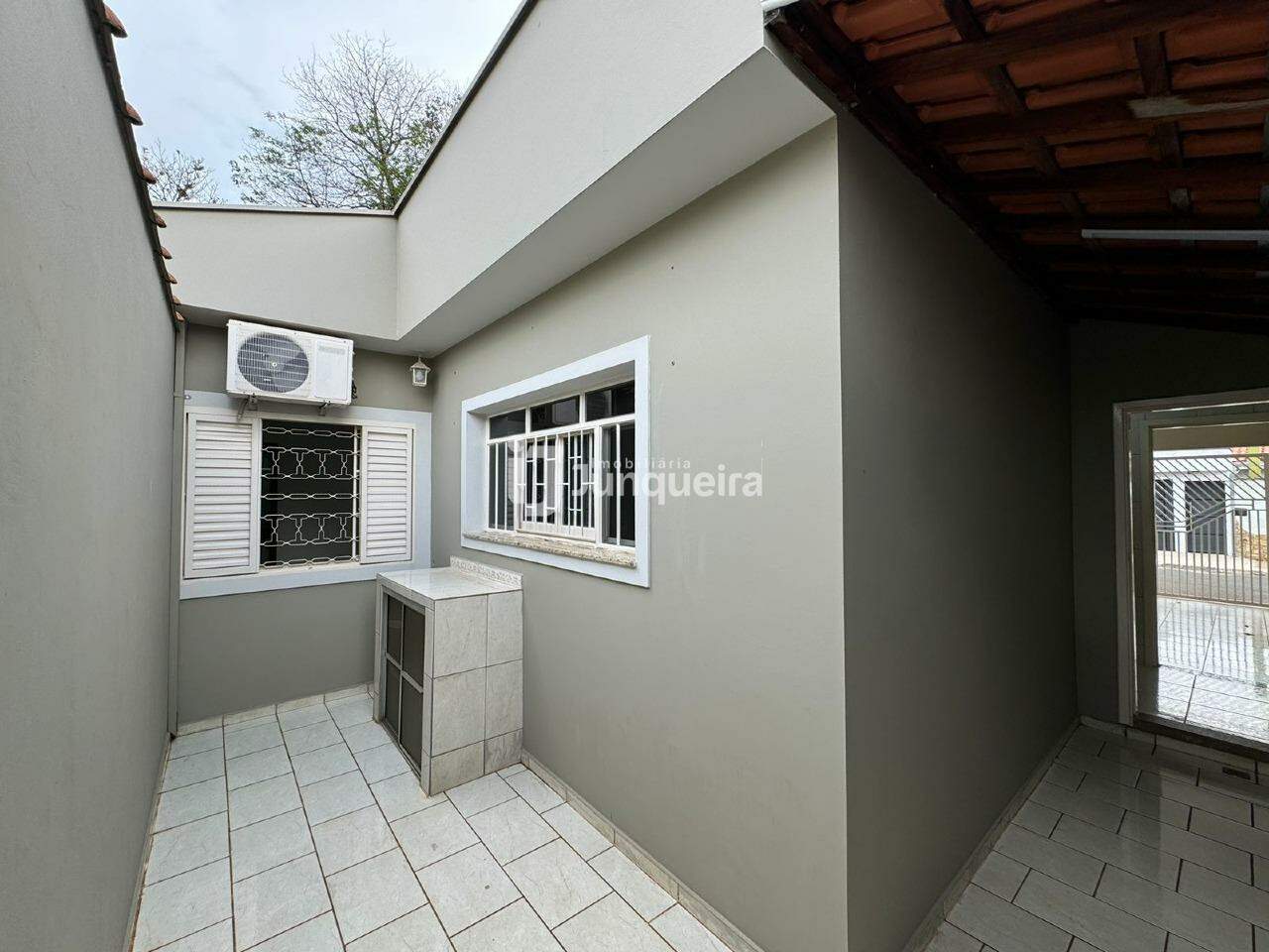 Casa à venda, 3 quartos, sendo 1 suíte, 1 vaga, no bairro Jardim São Cristóvão II em Rio das Pedras - SP