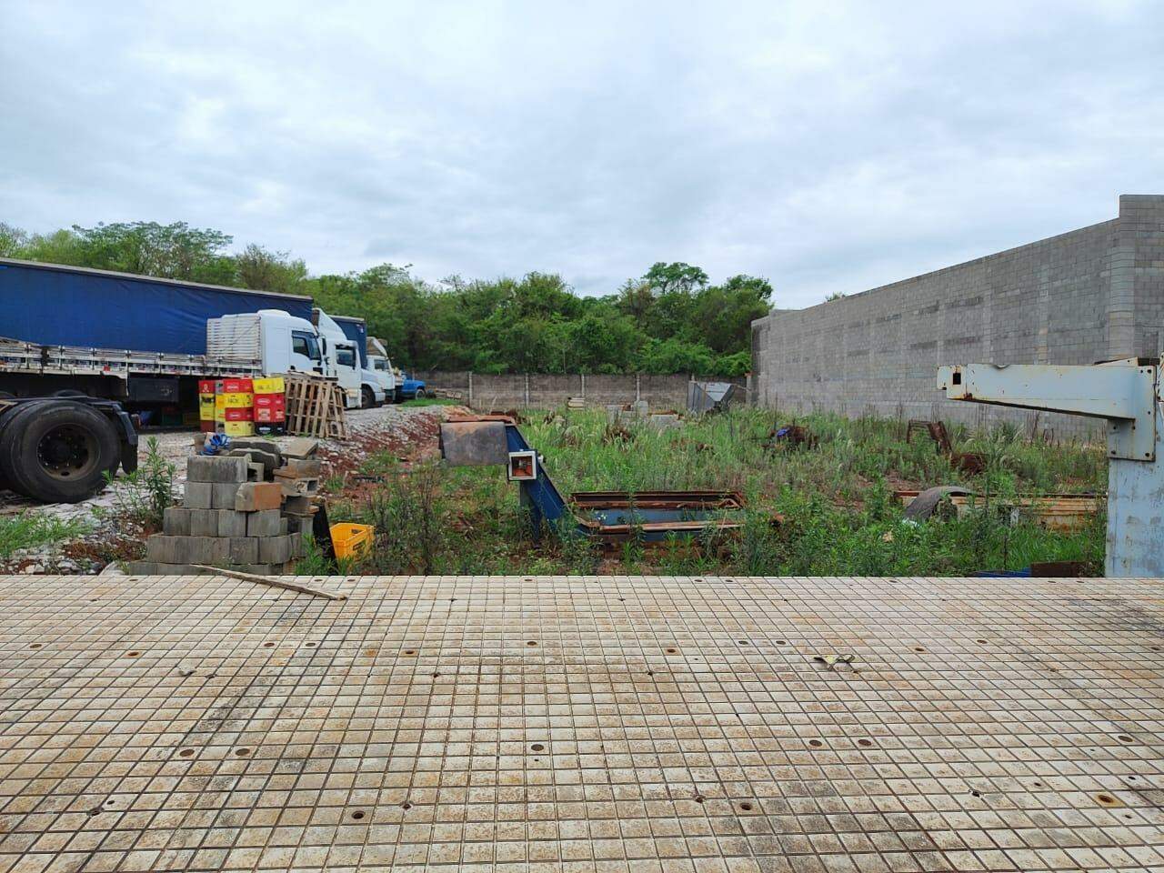 Terreno à venda, no bairro Loteamento Industrial Palmeiras em Rio das Pedras - SP