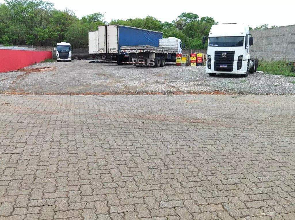 Terreno à venda, no bairro Loteamento Industrial Palmeiras em Rio das Pedras - SP