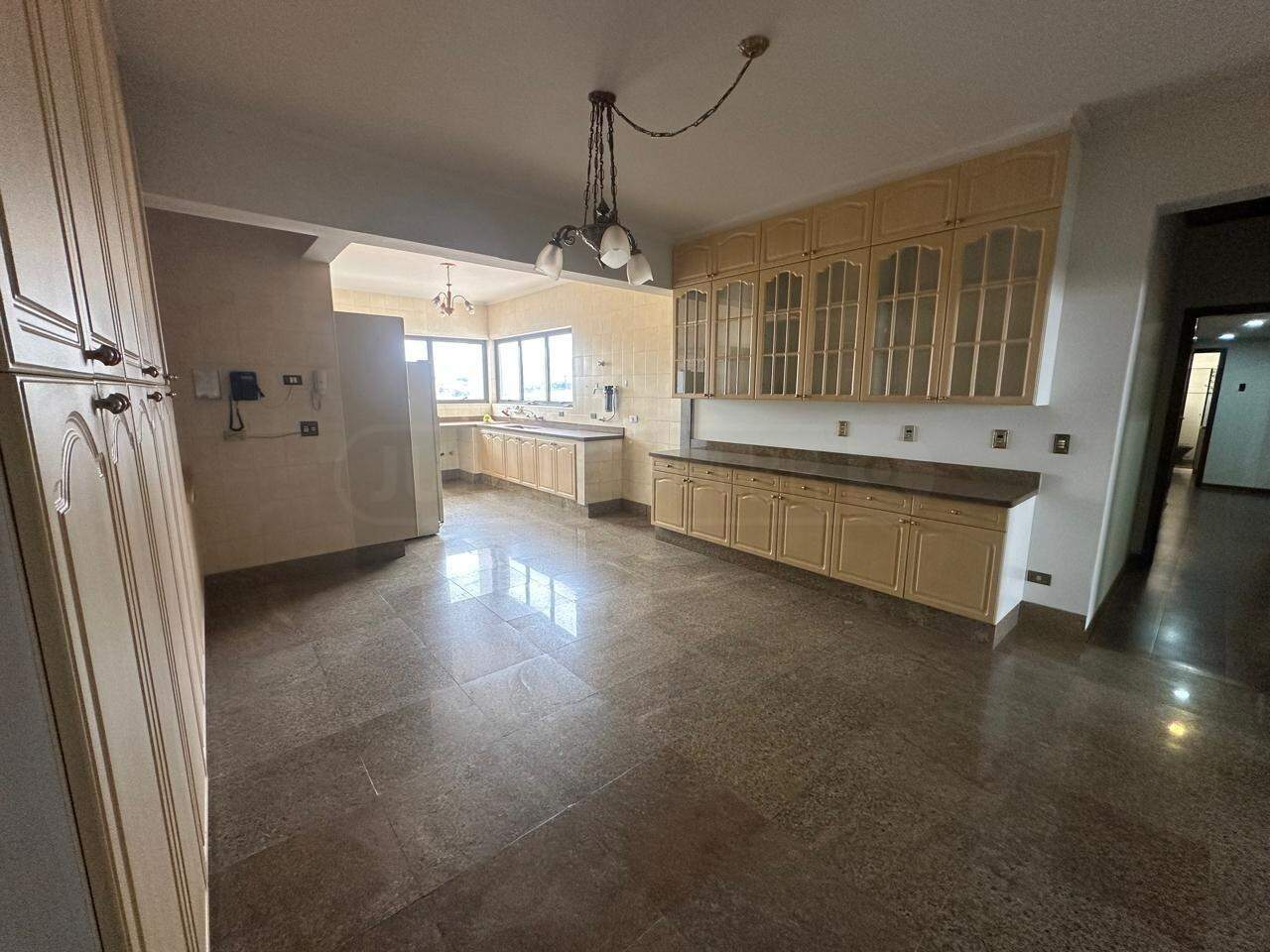 Apartamento à venda no Edifício Morro Grande, 4 quartos, sendo 1 suíte, 2 vagas, no bairro Cidade Alta em Piracicaba - SP