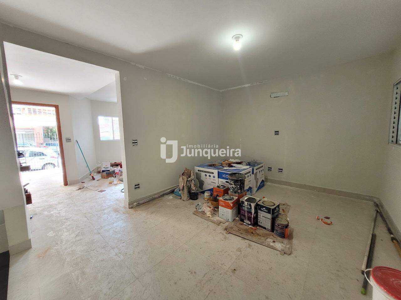 Casa para alugar, 3 quartos, sendo 1 suíte, 1 vaga, no bairro Centro em Piracicaba - SP