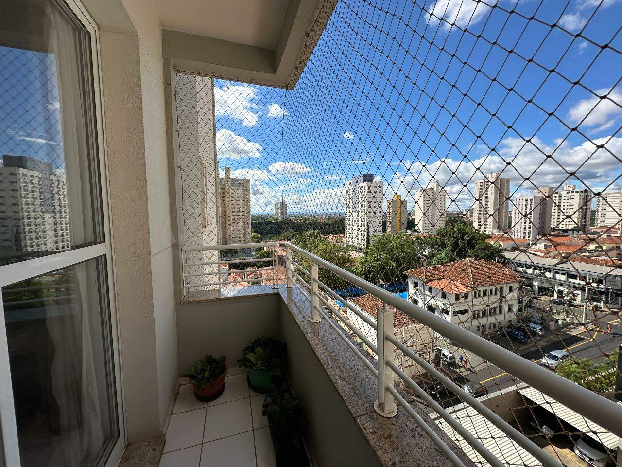 Apartamento à venda no Edifício Buriti, 2 quartos, sendo 1 suíte, 2 vagas, no bairro Centro em Piracicaba - SP