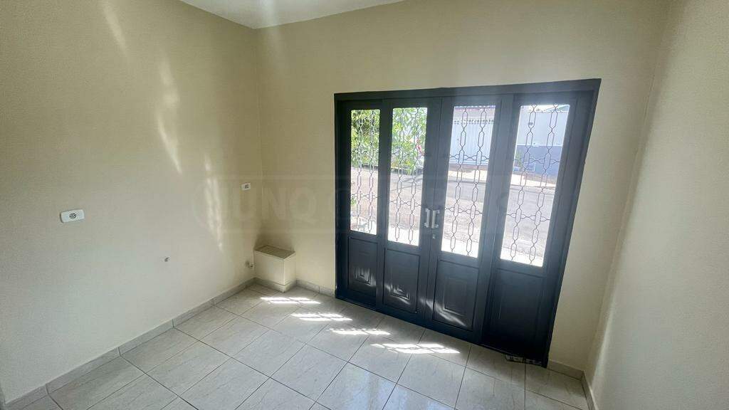 Casa à venda, 2 quartos, 1 vaga, no bairro Jardim Santo Antônio em Rio das Pedras - SP