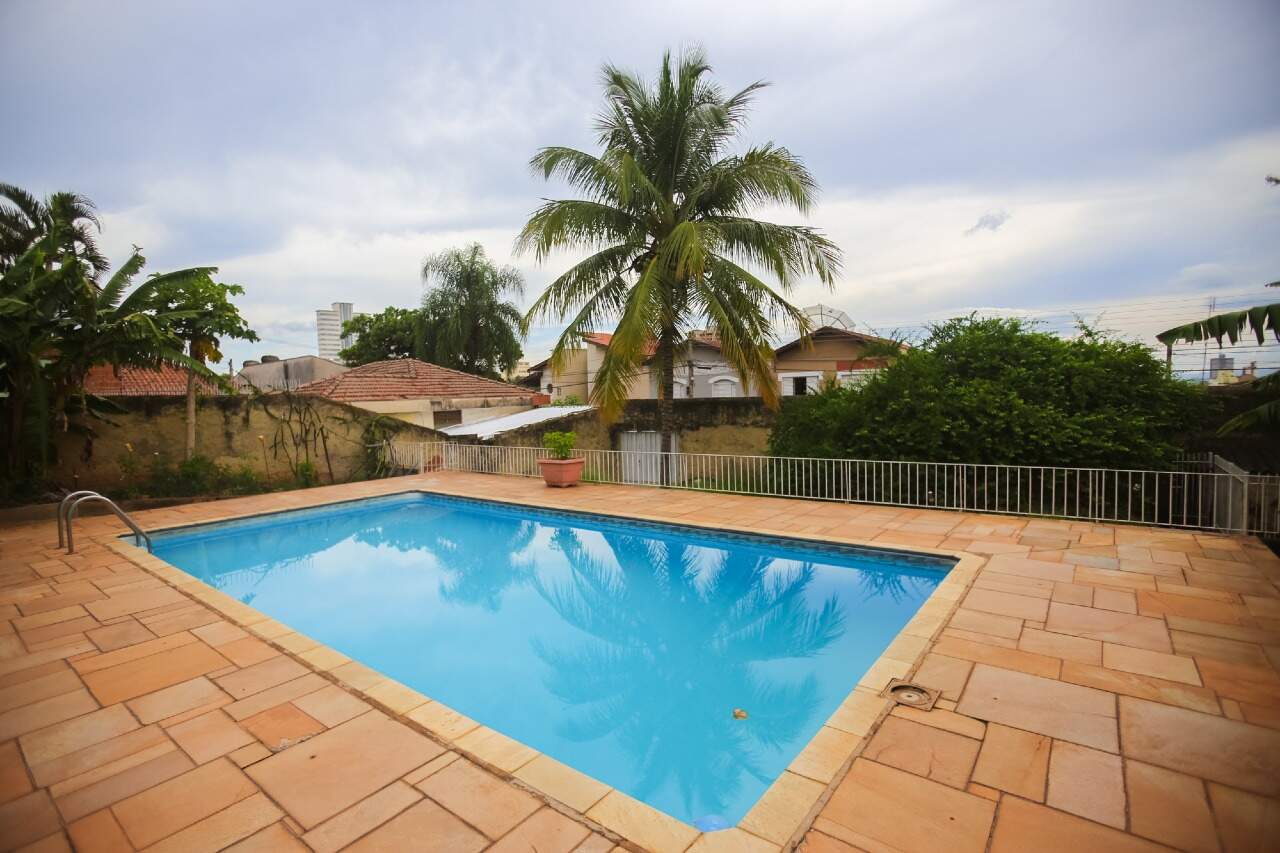 Casa para alugar, 5 quartos, sendo 3 suítes, 6 vagas, no bairro Cidade Alta em Piracicaba - SP