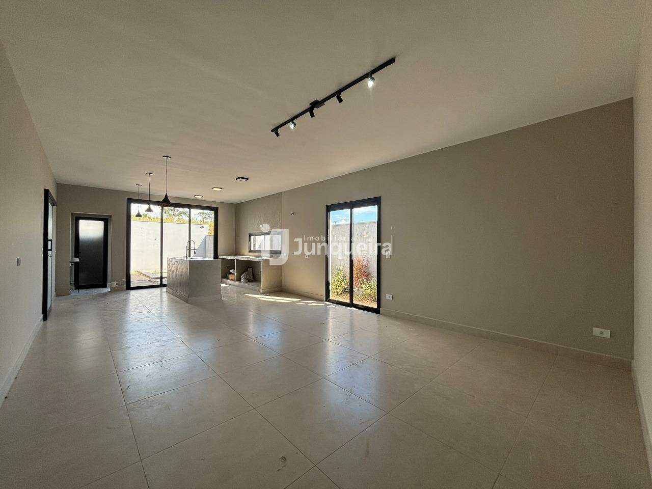Casa em Condomínio à venda no Belmonte, 3 quartos, sendo 3 suítes, 4 vagas, no bairro Belmonte em Piracicaba - SP
