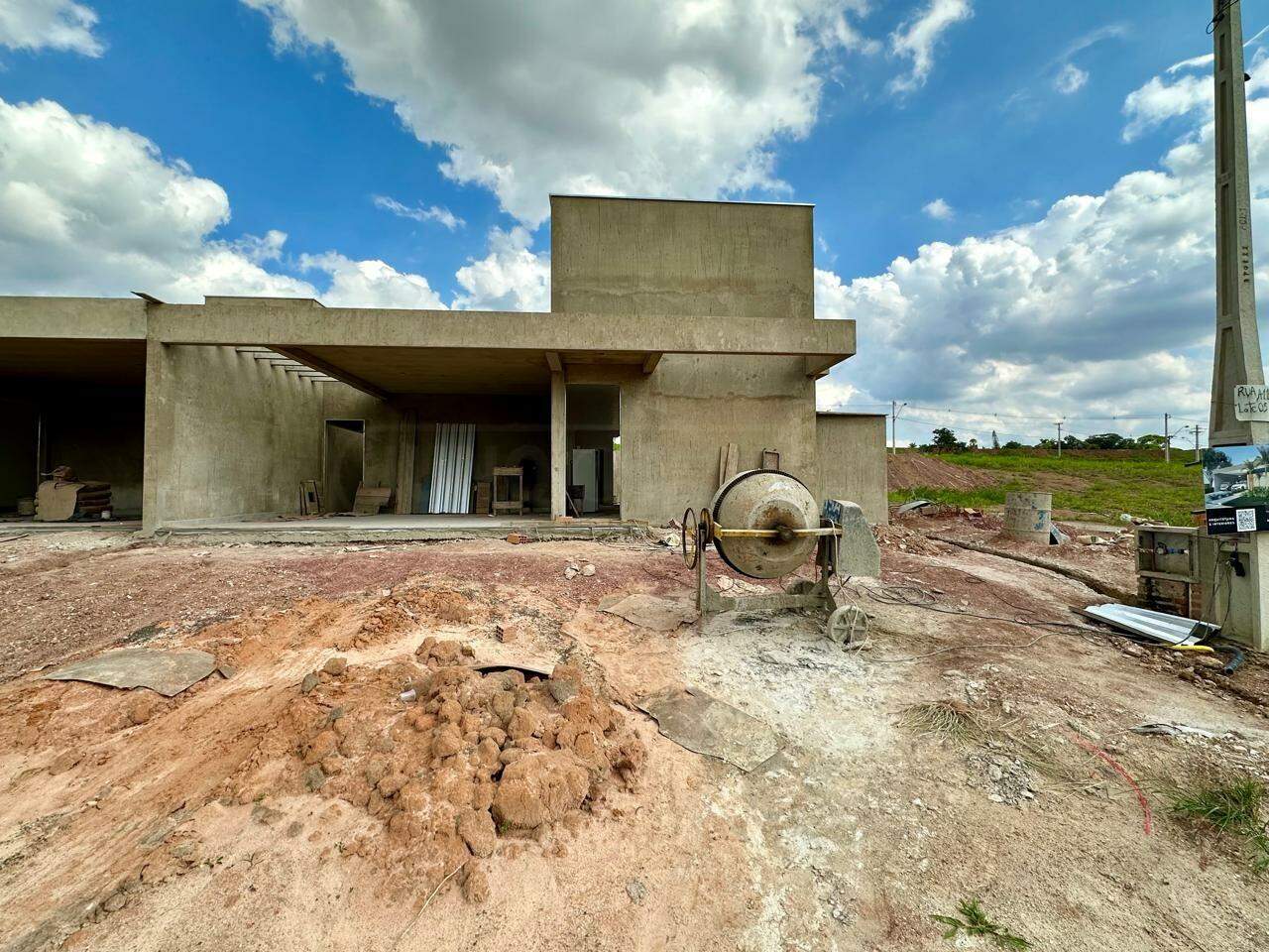 Casa em Condomínio à venda no Belmonte, 3 quartos, sendo 3 suítes, 4 vagas, no bairro Campestre em Piracicaba - SP