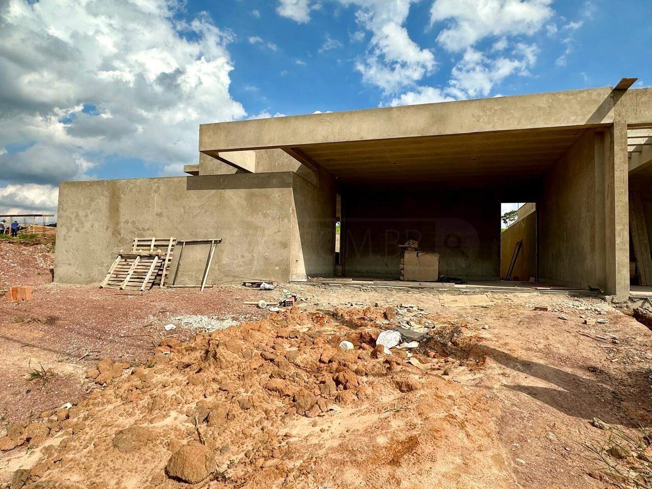 Casa em Condomínio à venda no Belmonte, 3 quartos, sendo 3 suítes, 4 vagas, no bairro Campestre em Piracicaba - SP