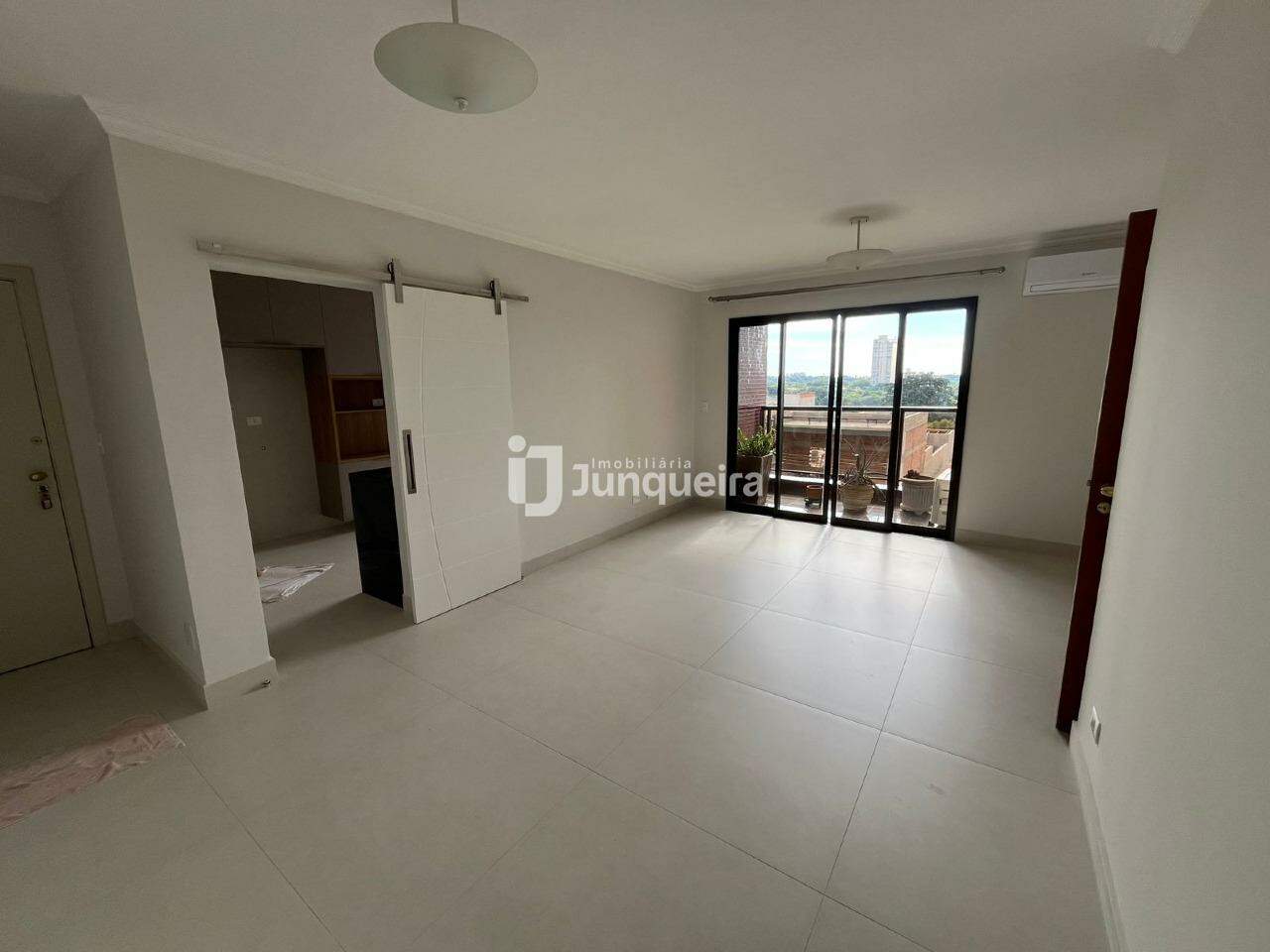 Apartamento para alugar no Edifício Ônix, 3 quartos, sendo 1 suíte, 1 vaga, no bairro Centro em Piracicaba - SP