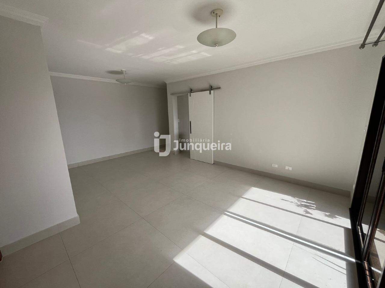 Apartamento para alugar no Edifício Ônix, 3 quartos, sendo 1 suíte, 1 vaga, no bairro Centro em Piracicaba - SP